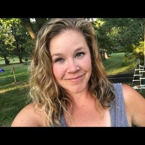 Meet your Posher, Elizabeth